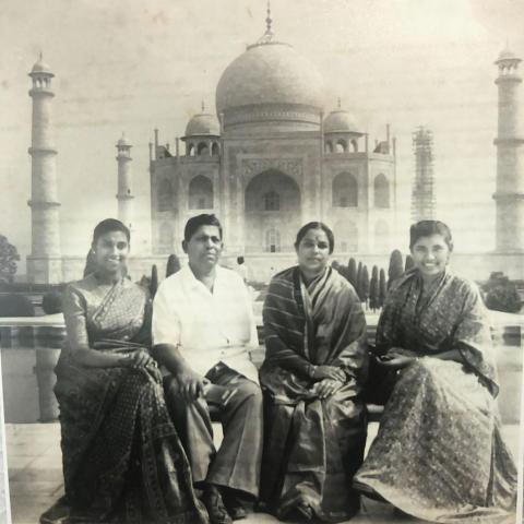 family at Taj Mahal